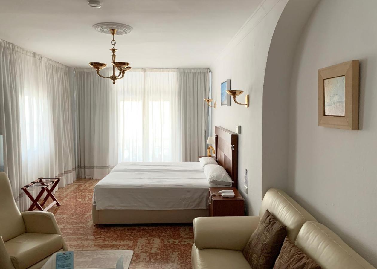 Hotel Paraiso Del Mar Нерха Экстерьер фото