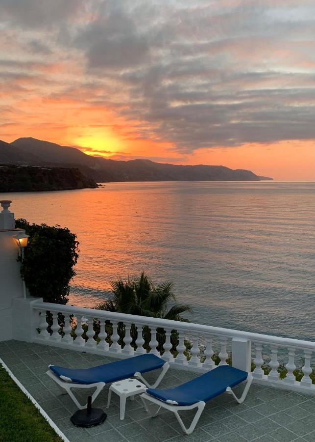 Hotel Paraiso Del Mar Нерха Экстерьер фото