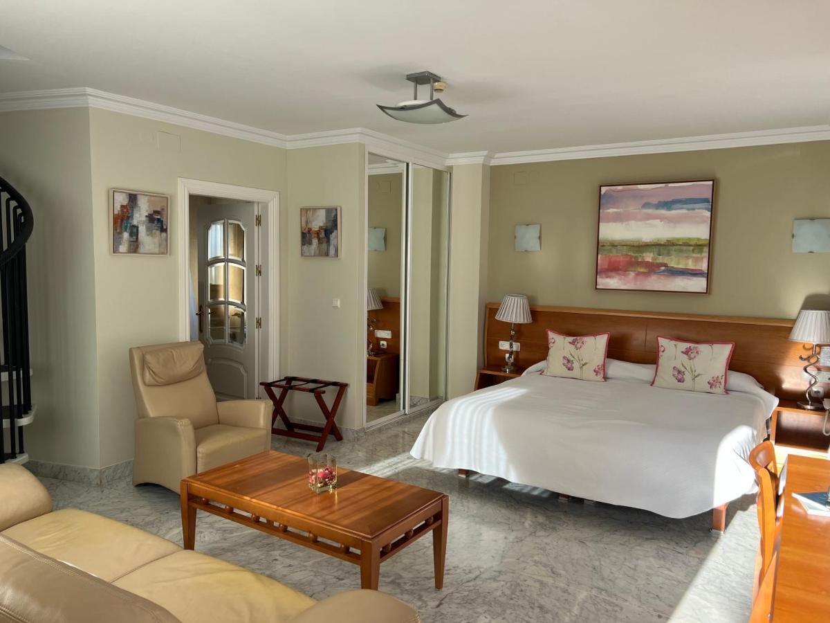 Hotel Paraiso Del Mar Нерха Экстерьер фото