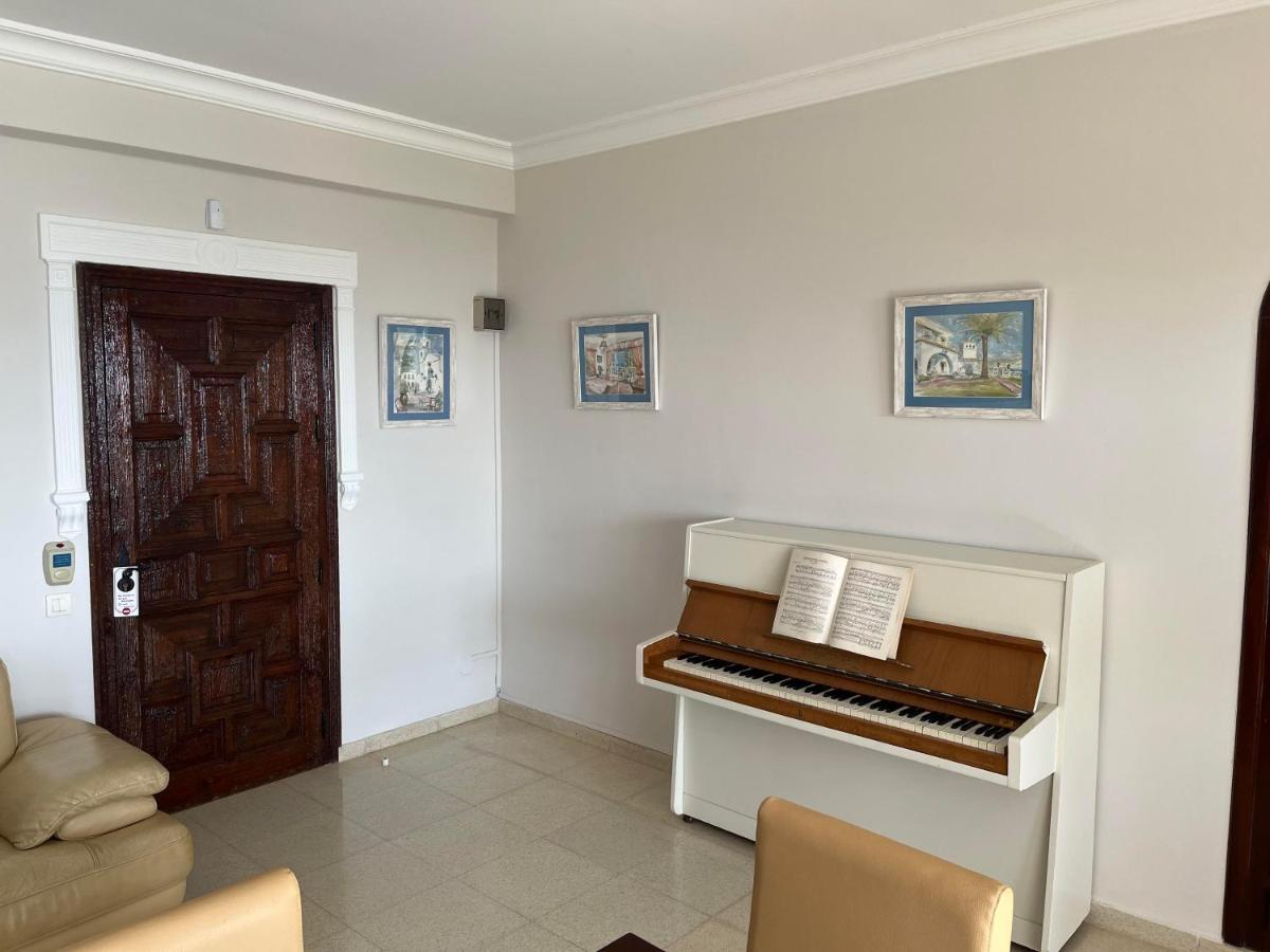 Hotel Paraiso Del Mar Нерха Экстерьер фото