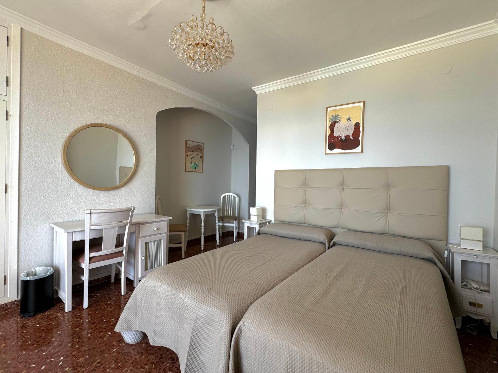 Hotel Paraiso Del Mar Нерха Экстерьер фото