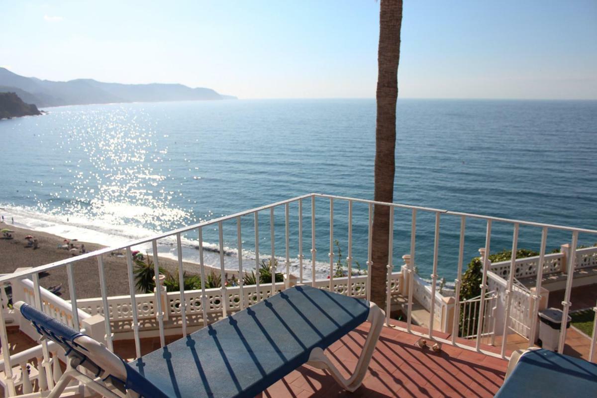 Hotel Paraiso Del Mar Нерха Экстерьер фото